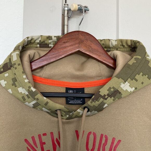 NIKE NEW YORK GIANTS SALUTE TO SERVICE TAN GRAPHIC HOODIE MENS LARGE - Picture 7 of 9